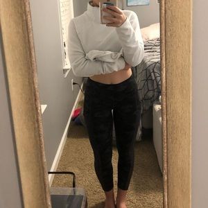 Highwaisted Fabletics camo leggings w mesh pockets